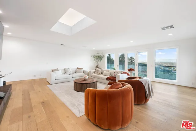 $12,950 | 3541 Multiview Drive, Los Angeles, CA 90068