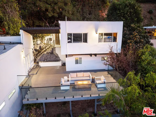 $12,950 | 3541 Multiview Drive, Los Angeles, CA 90068