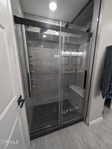 $759,000 | 1148 Biltmore Place, Piney Flats, TN 37686