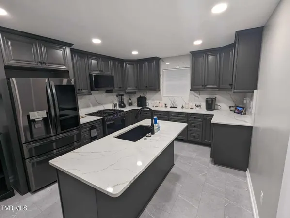 $729,999 | 1148 Biltmore Place, Piney Flats, TN 37686