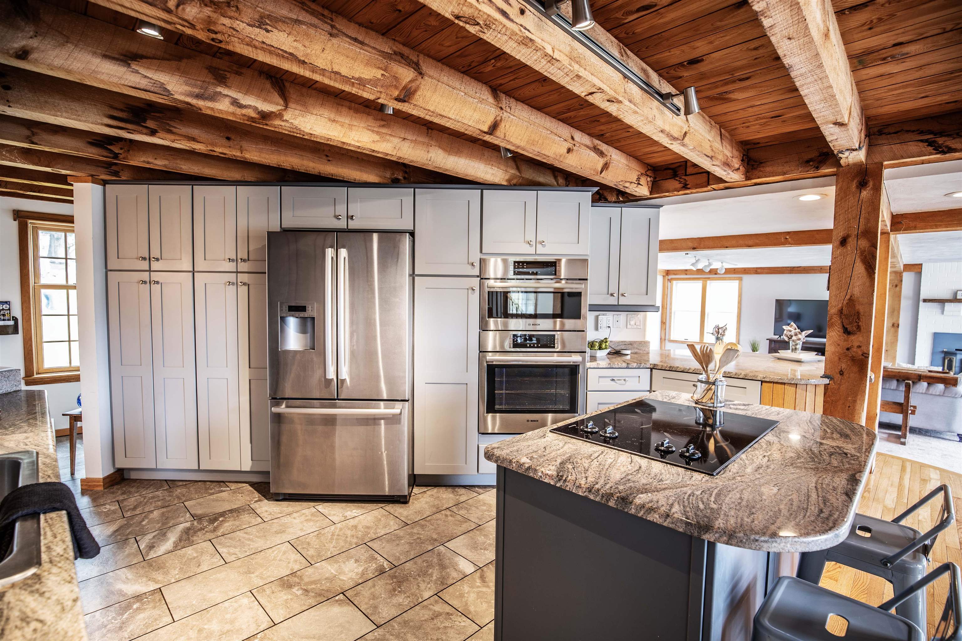 59 English Range Road Derry, NH 03038 - Photo 8 of 40