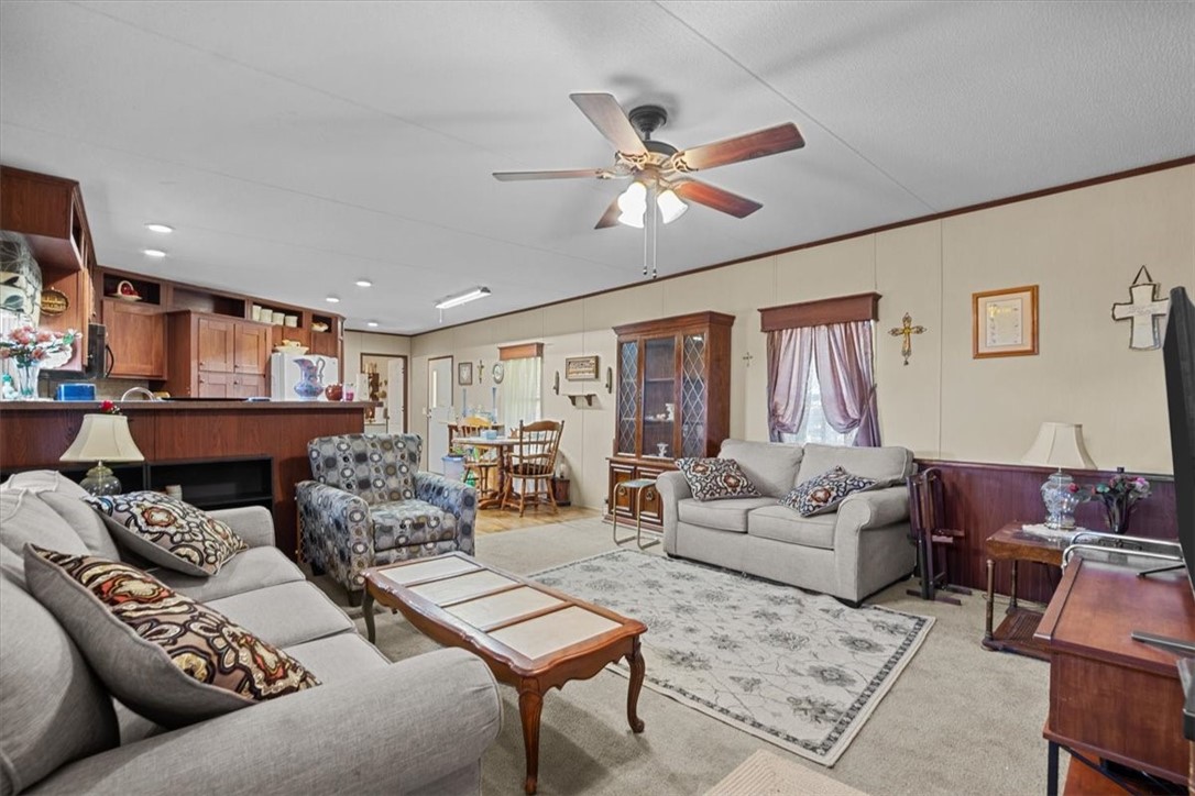 262 Cr 173 Road Marlin, TX 76661 - Photo 5 of 23 a living room with furniture and a large window