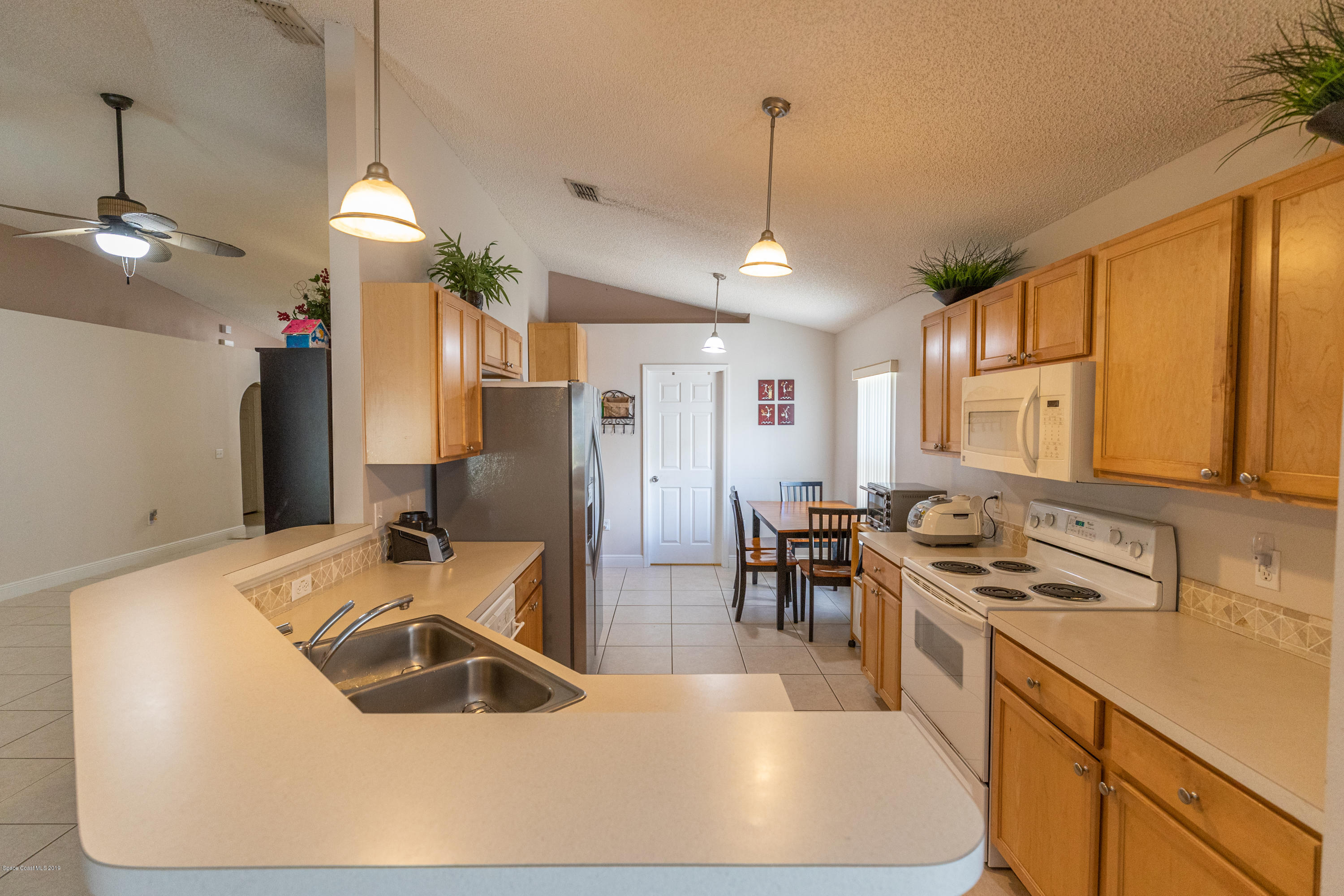 3956 Four Lakes Drive Melbourne, FL 32940 - Photo 4 of 23 Kitchen