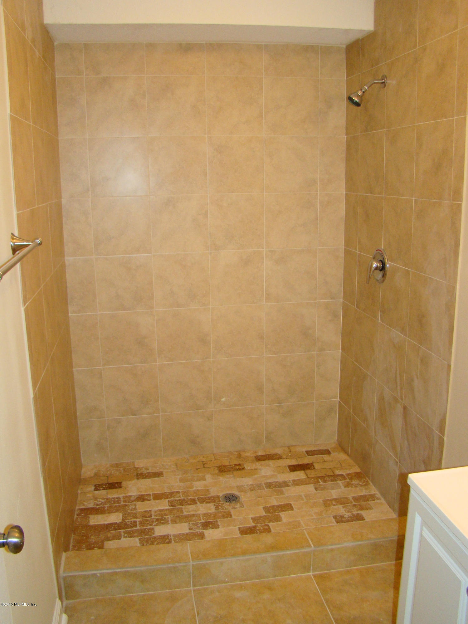 7237 Sandhurst Road South Jacksonville, FL 32277 - Photo 9 of 16 MASTER SHOWER