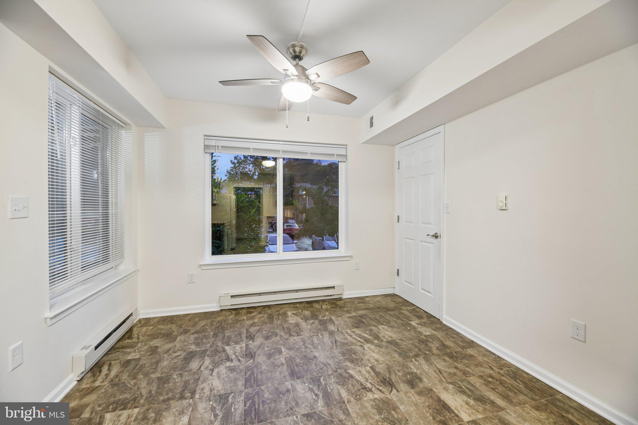 15210 Elkridge Way, Unit 911K Silver Spring, MD 20906 - Photo 5 of 37 Kitchen Table Space