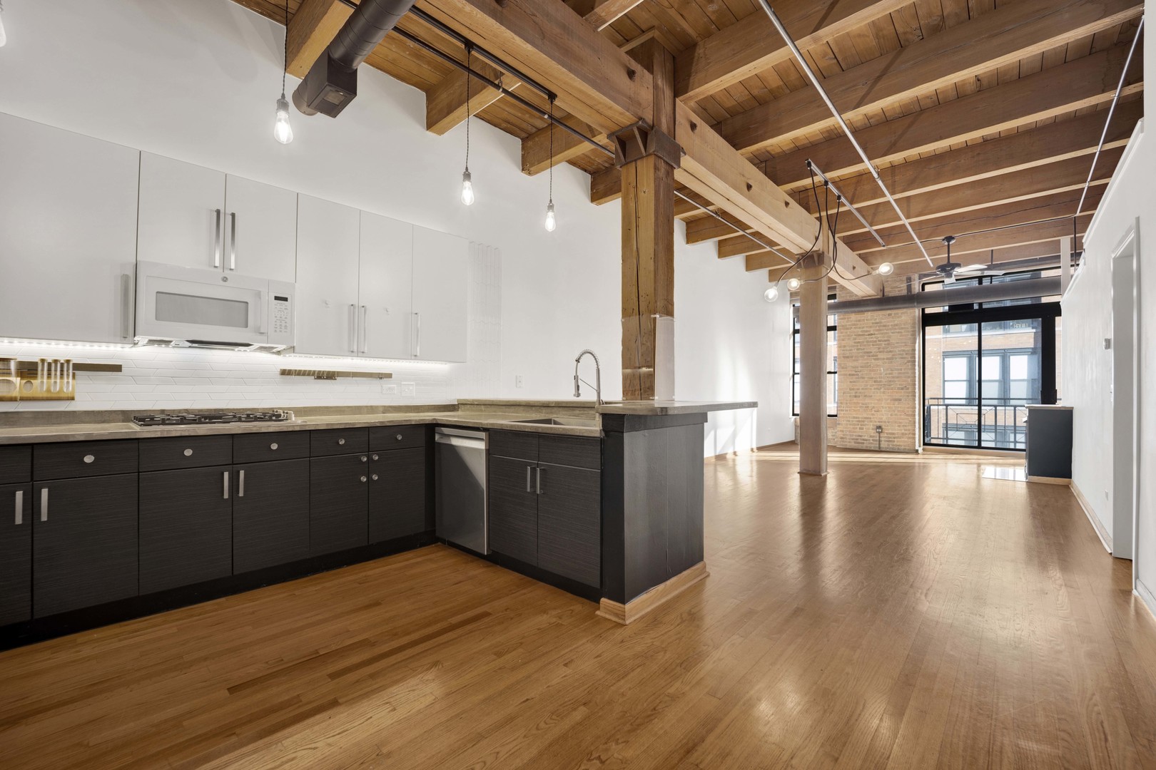 701 West Jackson Boulevard, Unit 402 Chicago, IL 60661 - Photo 2 of 21