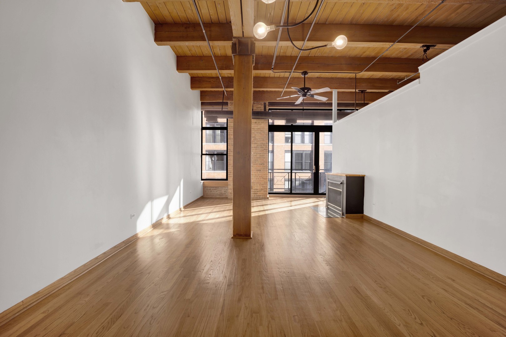 701 West Jackson Boulevard, Unit 402 Chicago, IL 60661 - Photo 8 of 21