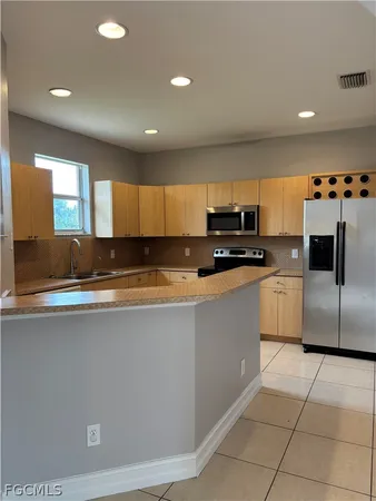 $2,000 | 2902 Colin Avenue South, Lehigh Acres, FL 33976