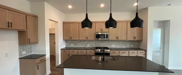 $379,900 | 1424 Eagle Mdw Trail, Anna, TX 75409