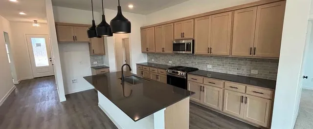 $379,900 | 1424 Eagle Mdw Trail, Anna, TX 75409