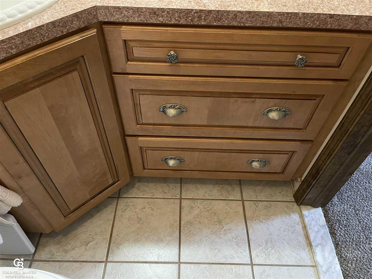 8270 Winn Road Yale, MI 48097 - Photo 39 of 82 Mst. Bath 1