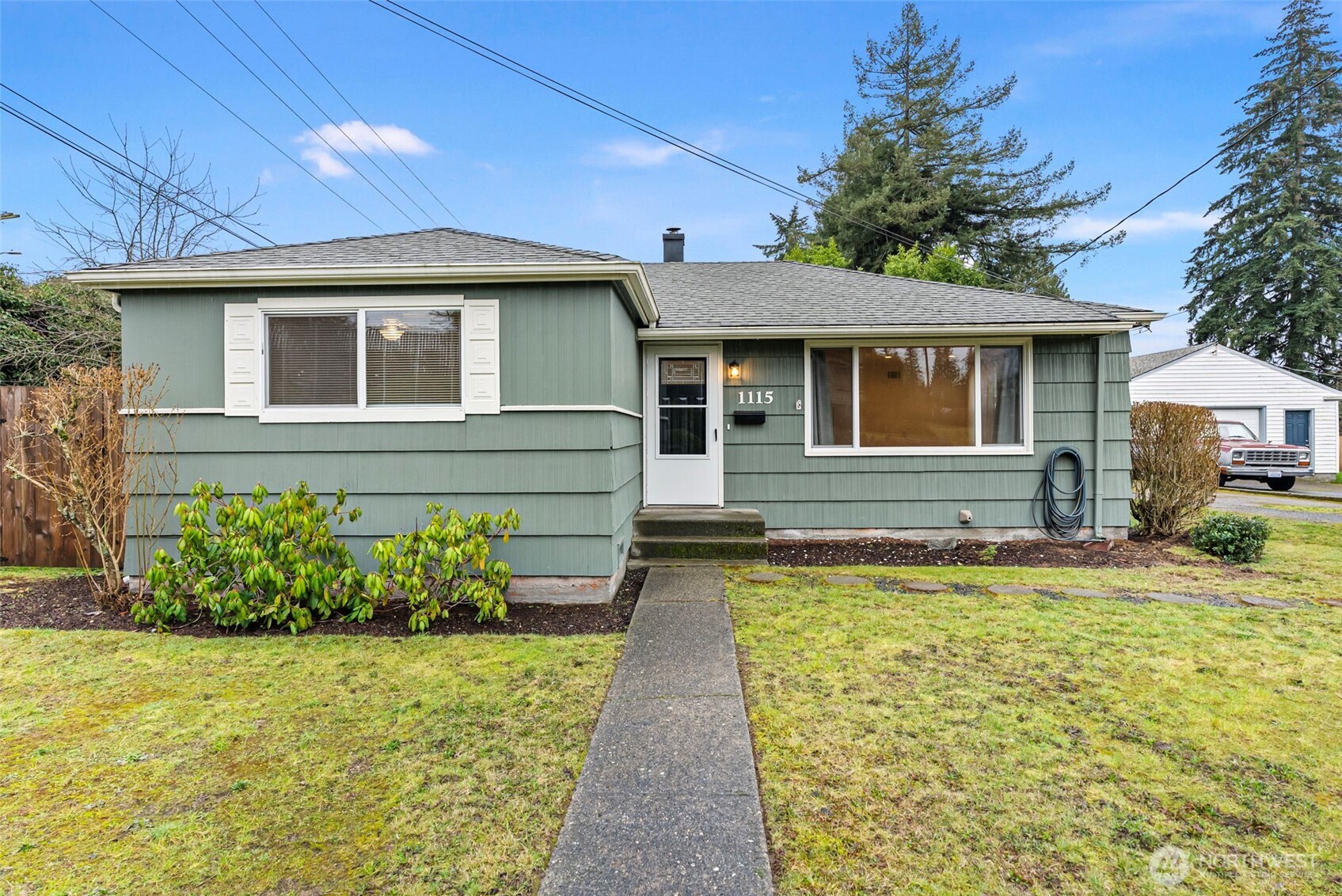 1115 Dibb Street Bremerton, WA 98310 - Photo 2 of 19 Gallery Image 2
