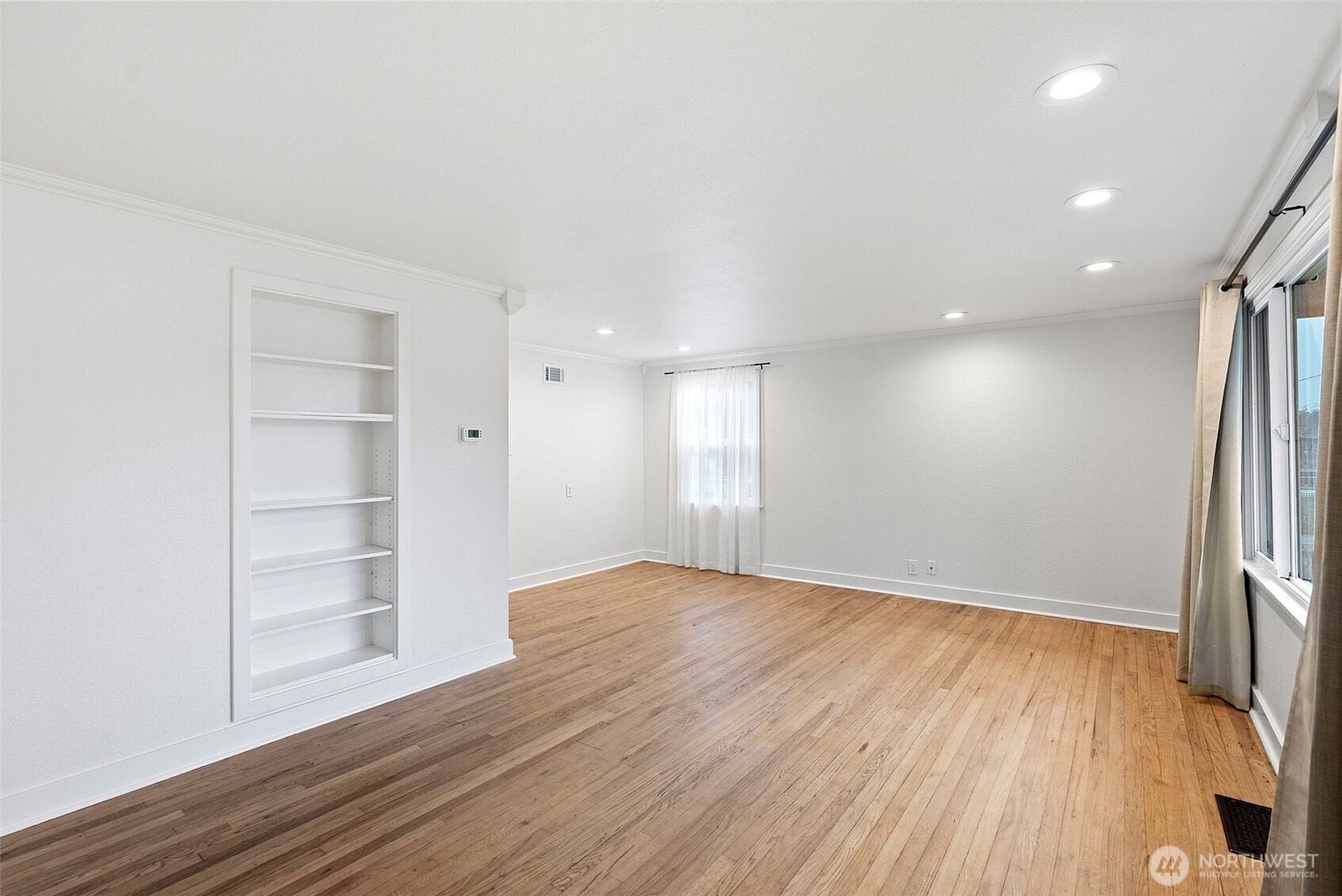 1115 Dibb Street Bremerton, WA 98310 - Photo 3 of 19 Gallery Image 3