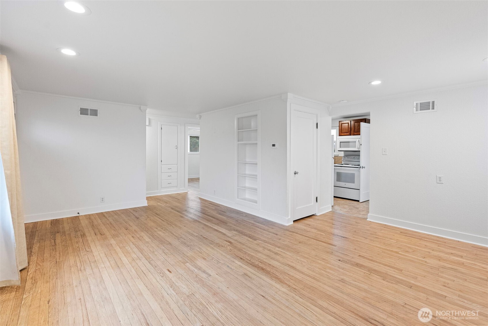 1115 Dibb Street Bremerton, WA 98310 - Photo 4 of 19 Gallery Image 4