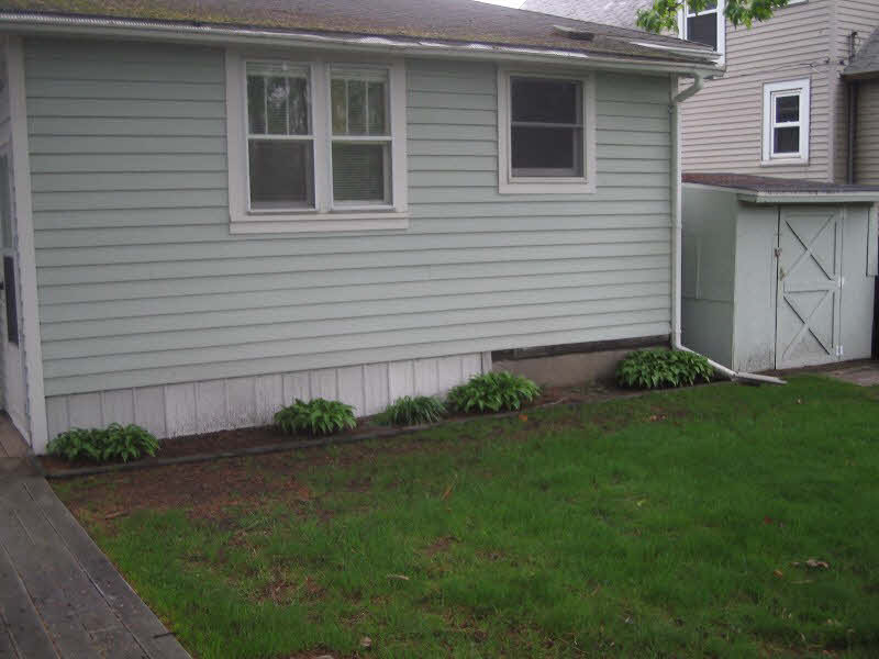 306 Nebobish Street Bay City, MI 48708 - Photo 3 of 14