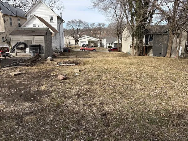 $8,800 | 625 Oak Street, Leavenworth, KS 66048
