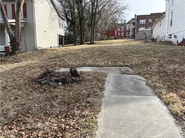 $8,800 | 625 Oak Street, Leavenworth, KS 66048