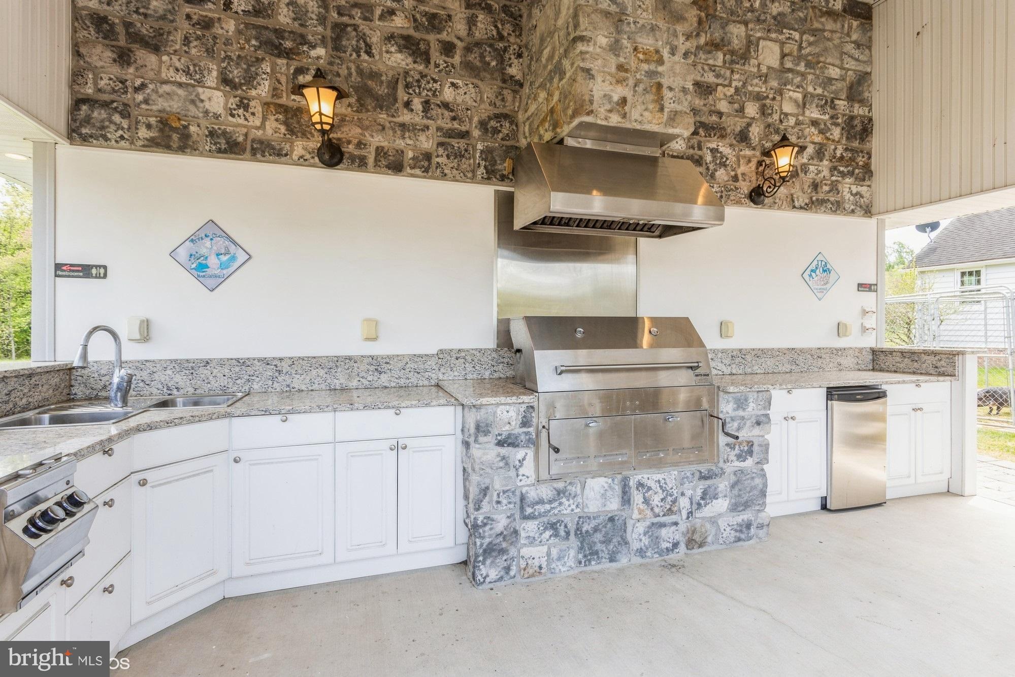 304 Christopher Road Warwick, MD 21912 - Photo 74 of 125 Outdoor Gourmet Kitchen