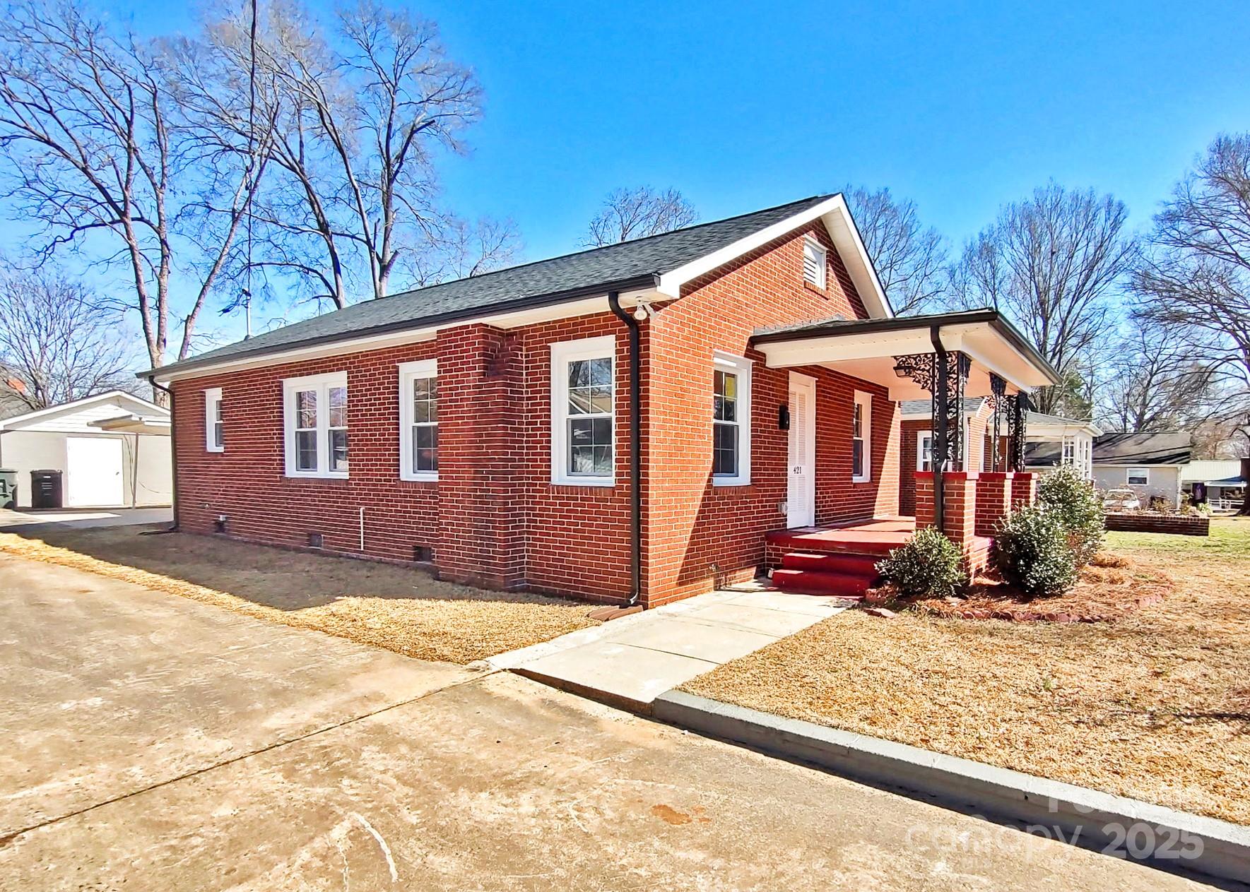 421 Spring Street Southwest Concord, NC 28025 - Photo 2 of 26 Gallery Image 2