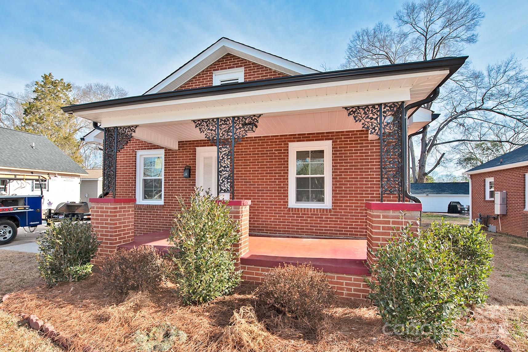 421 Spring Street Southwest Concord, NC 28025 - Photo 3 of 26 Gallery Image 3