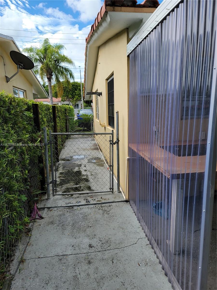 3375 Southwest 28th Street, Unit 3375 Miami, FL 33133 - Photo 20 of 20 a view of backyard space