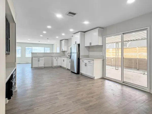 $2,000 | 33371 Tubac Trail, Thousand Palms, CA 92276