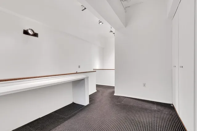 $1,395,000 | 135 West 70th Street, Unit 1C | Upper West Side