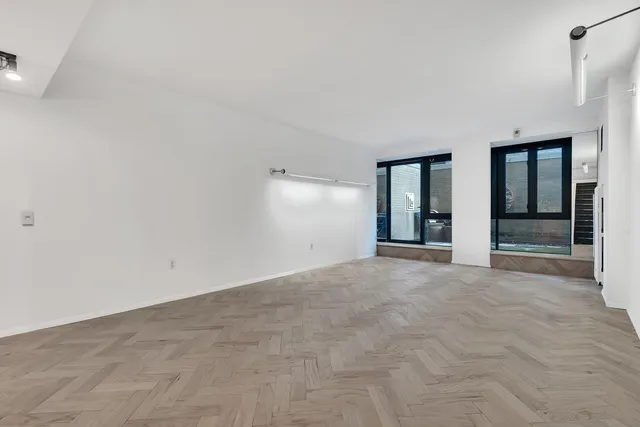 $1,395,000 | 135 West 70th Street, Unit 1C | Upper West Side