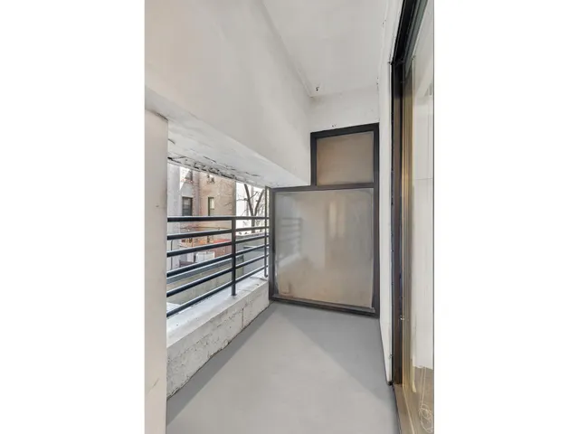 $1,395,000 | 135 West 70th Street, Unit 1C | Upper West Side