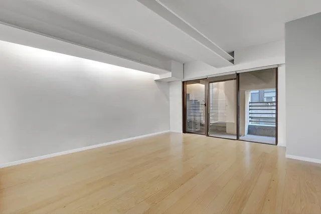 $1,395,000 | 135 West 70th Street, Unit 1C | Upper West Side