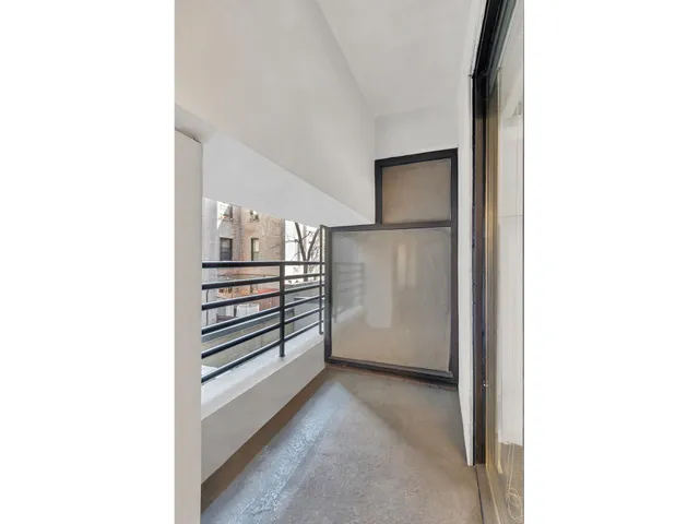 $1,395,000 | 135 West 70th Street, Unit 1C | Upper West Side