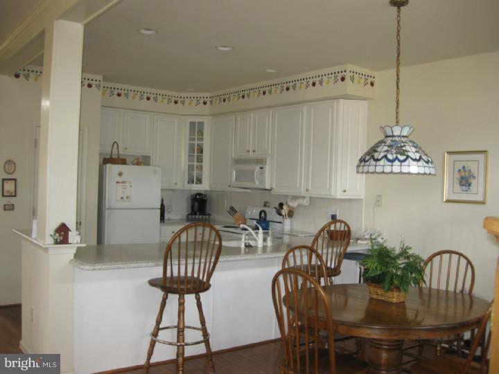 207 Rampart Place Ambler, PA 19002 - Photo 8 of 25 Kitchen