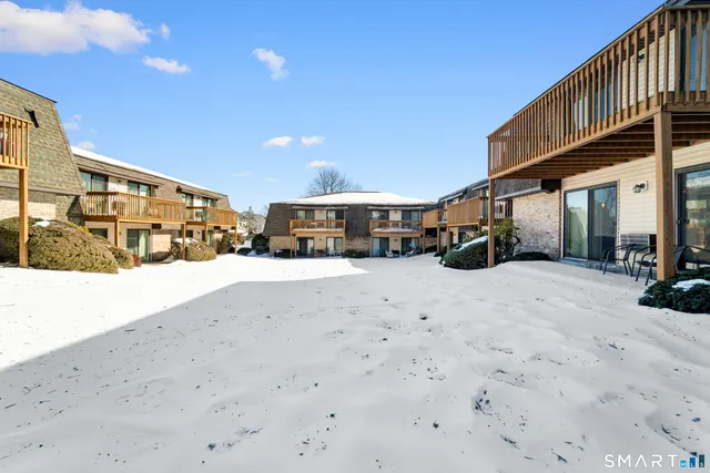 $425,000 | 180 Colonial Road, Unit A2, Stamford, CT 06906