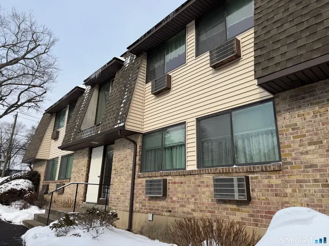 $425,000 | 180 Colonial Road, Unit A2, Stamford, CT 06906