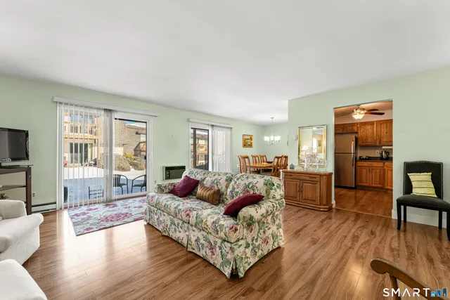 $425,000 | 180 Colonial Road, Unit A2, Stamford, CT 06906