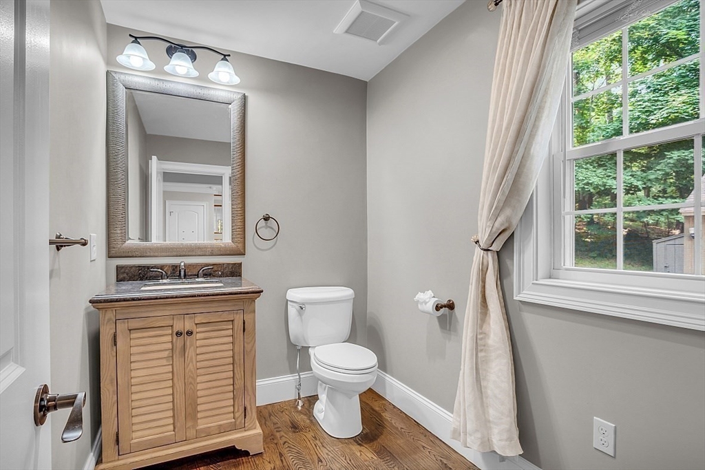 54 Ledge Road Lynnfield, MA 01940 - Photo 13 of 41 Gallery Image 13