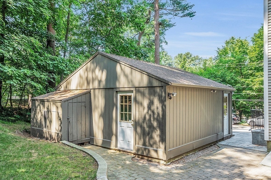 54 Ledge Road Lynnfield, MA 01940 - Photo 34 of 41 Gallery Image 34