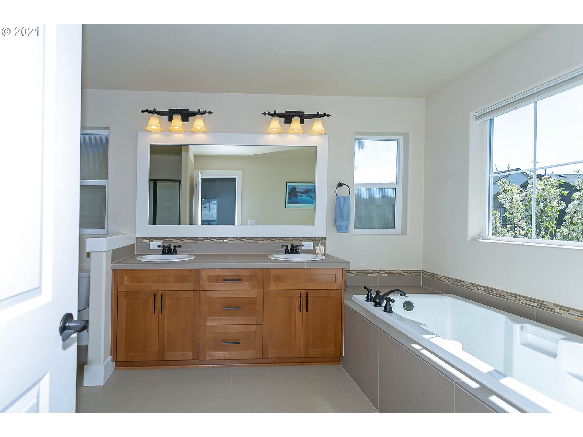 14389 Southwest Rancher Lane Beaverton, OR 97008 - Photo 16 of 32 Gallery Image 16
