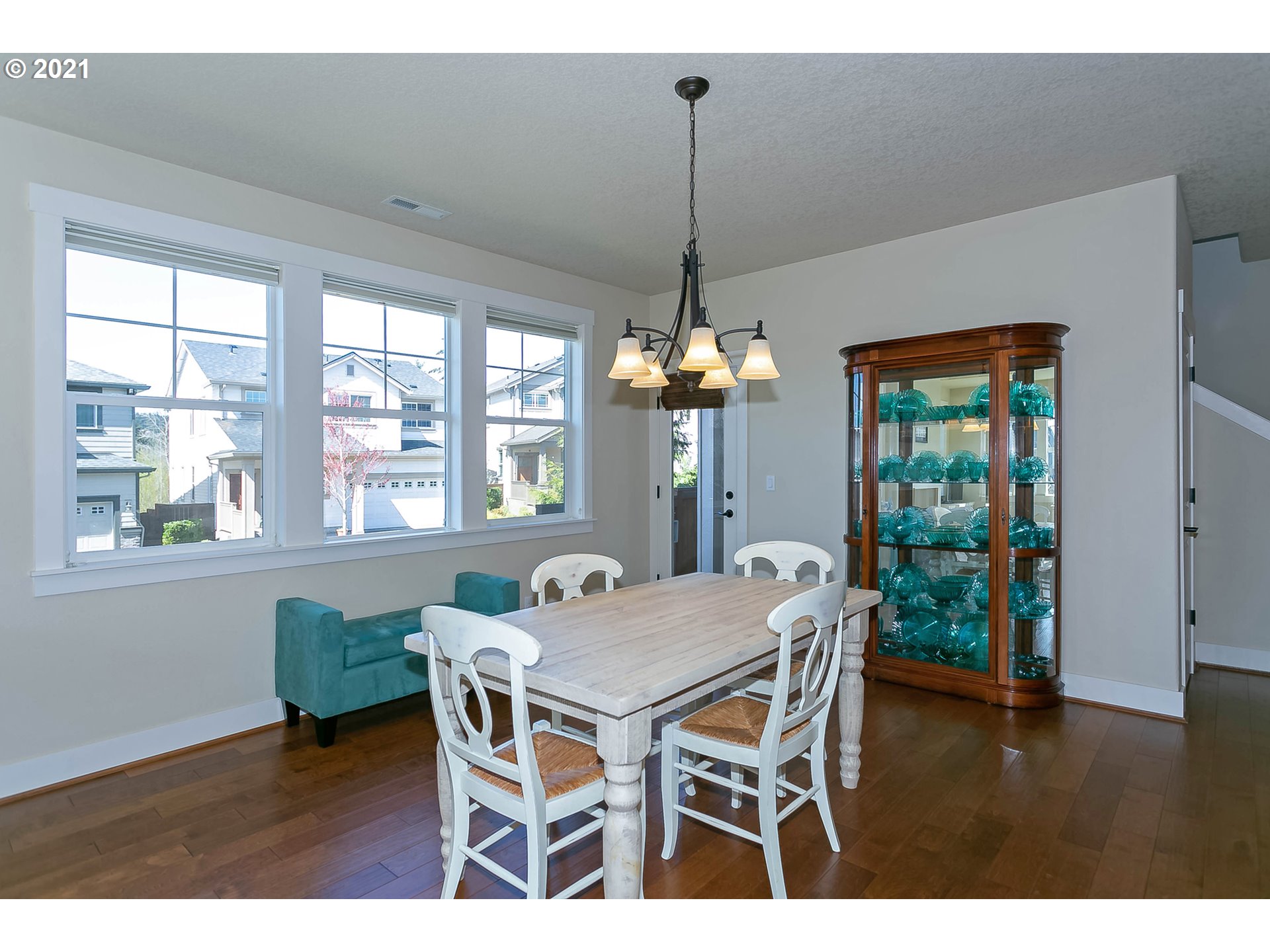 14389 Southwest Rancher Lane Beaverton, OR 97008 - Photo 9 of 32 Gallery Image 9