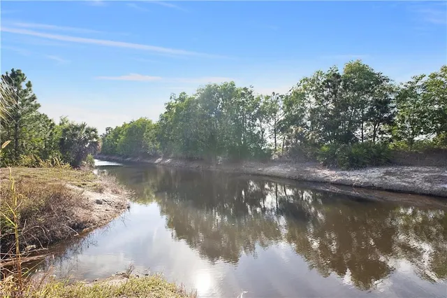 $450,000 | 2319 54th Avenue Northeast, Naples, FL 34120