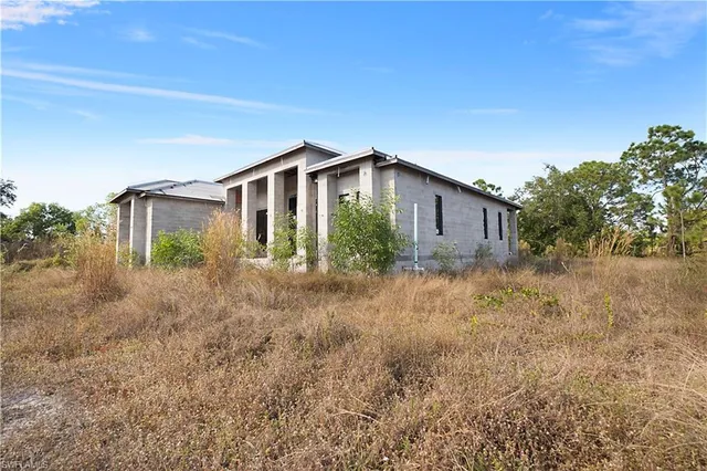 $450,000 | 2319 54th Avenue Northeast, Naples, FL 34120