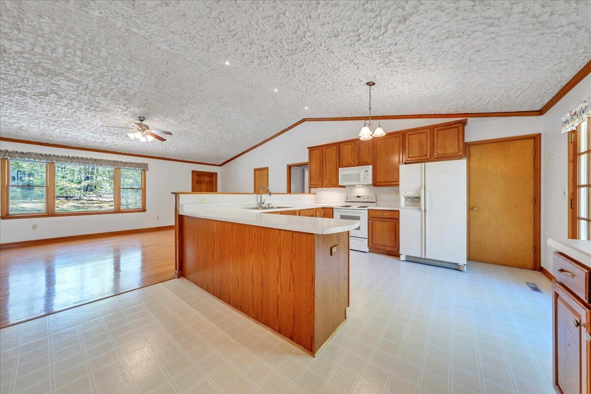 3160 Brian Road Salem, VA 24153 - Photo 12 of 56 12-MIB08898