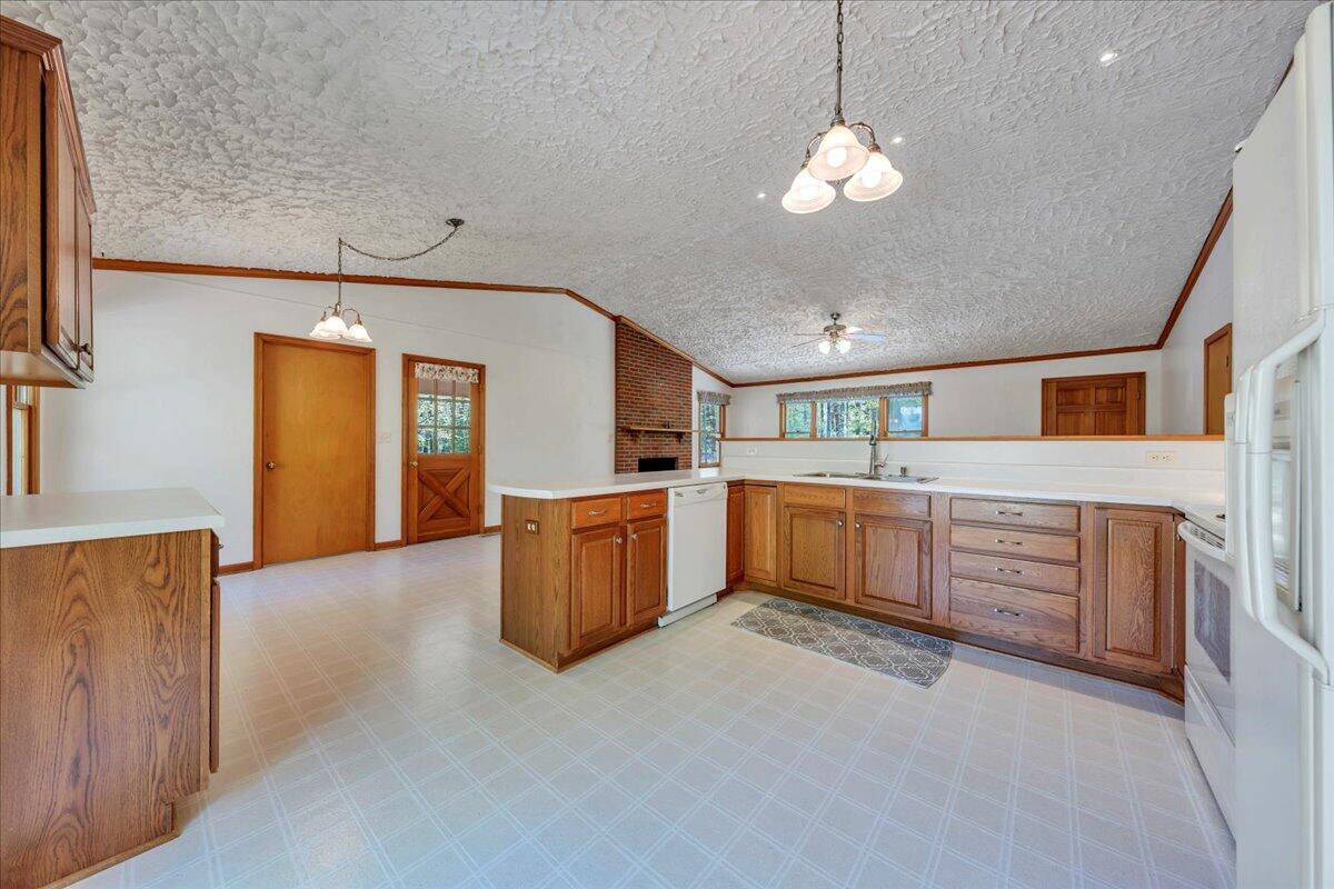 3160 Brian Road Salem, VA 24153 - Photo 13 of 56 13-MIB08901