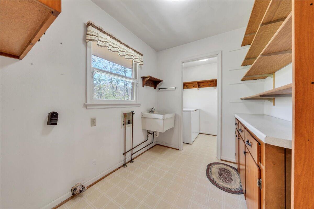 3160 Brian Road Salem, VA 24153 - Photo 17 of 56 17-MIB08859
