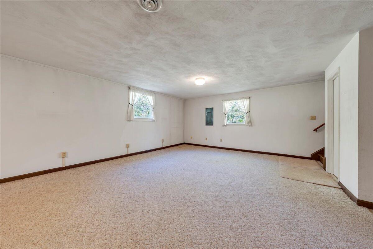 3160 Brian Road Salem, VA 24153 - Photo 29 of 56 29-MIB08922