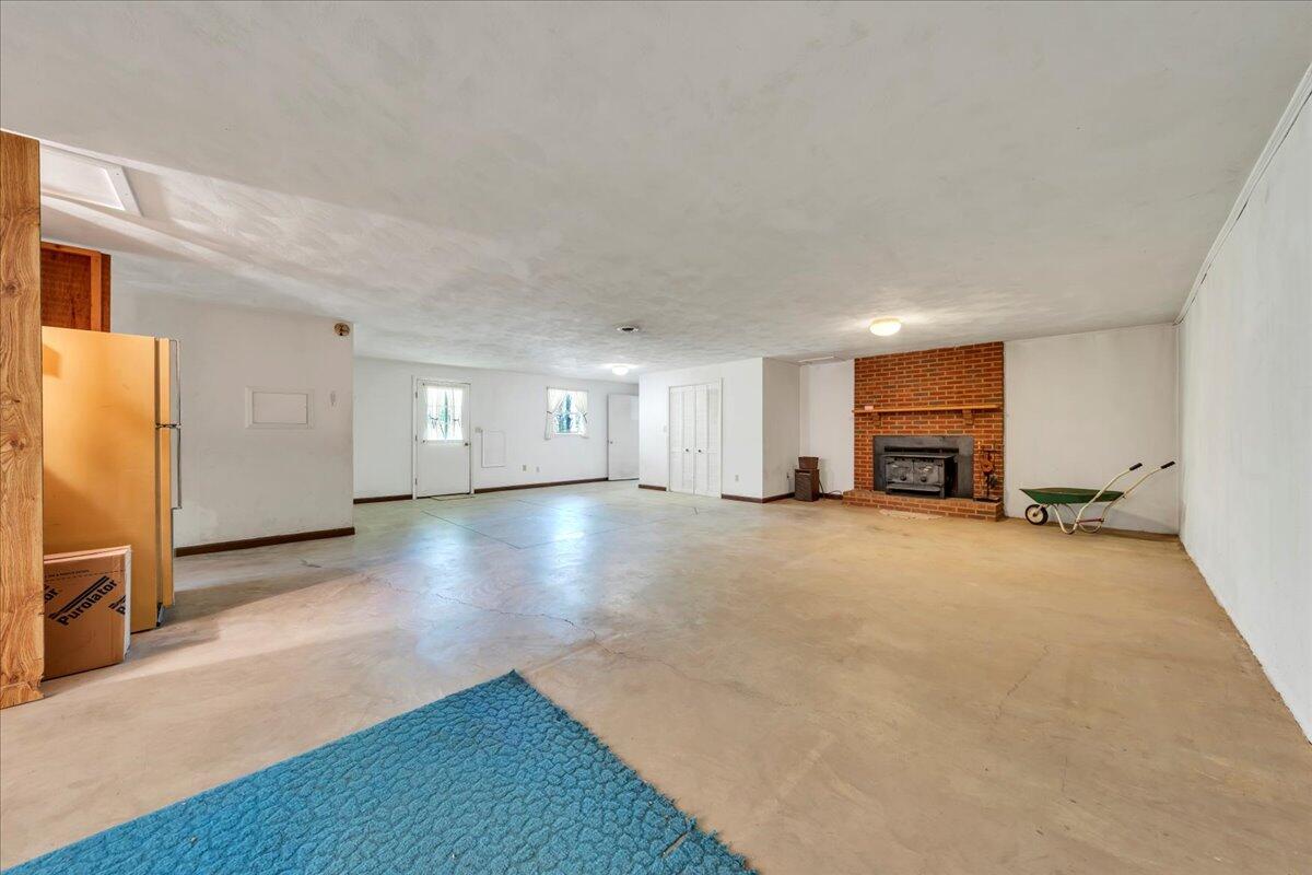 3160 Brian Road Salem, VA 24153 - Photo 30 of 56 30-MIB08925