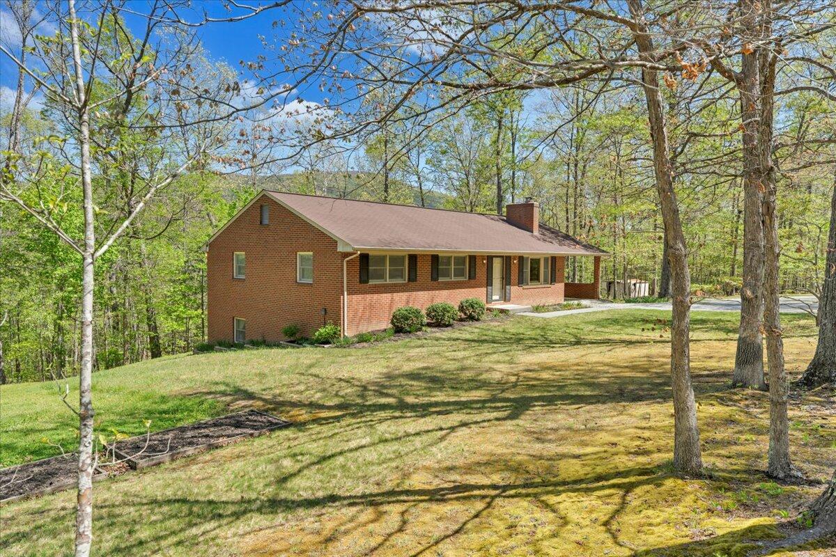 3160 Brian Road Salem, VA 24153 - Photo 43 of 56 43-MIB08988