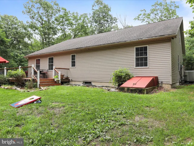 a view of an outdoor space and a yard
