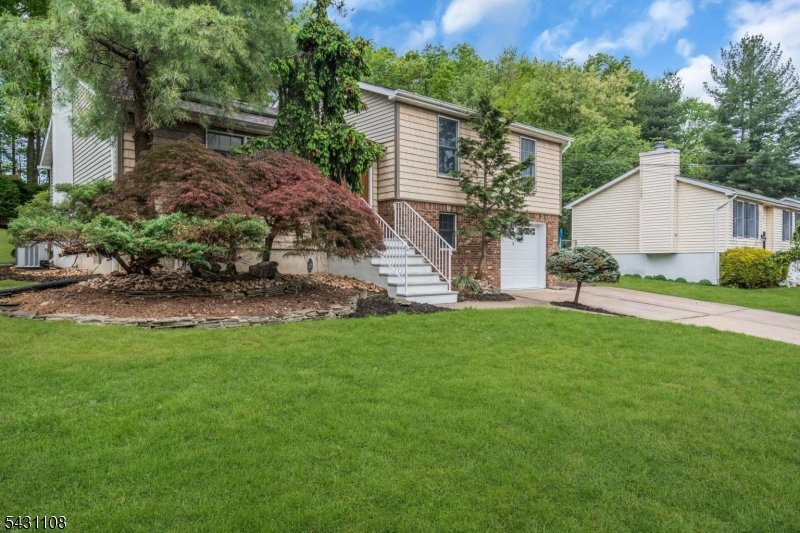 66 Dayton Road Jamesburg, NJ 08831 - Photo 3 of 31