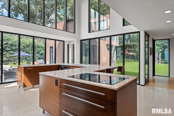 $950,000 | 1111 Williams Boulevard, Springfield, IL 62704